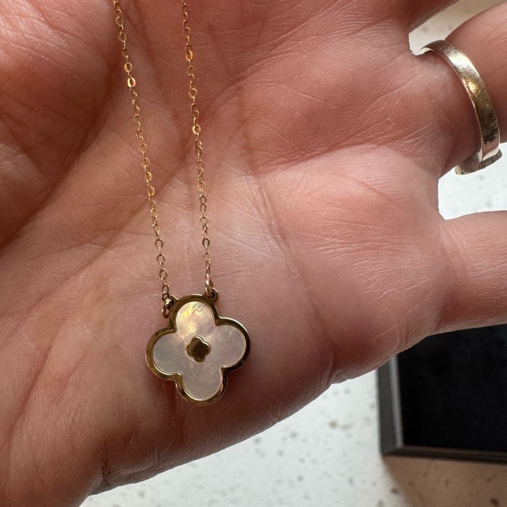 Gold Clover Pendant Necklace with Mother-of-Pearl Inlay in 14k yellow gold